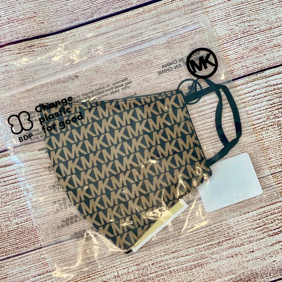 MK Mask - Picture 5 of 6